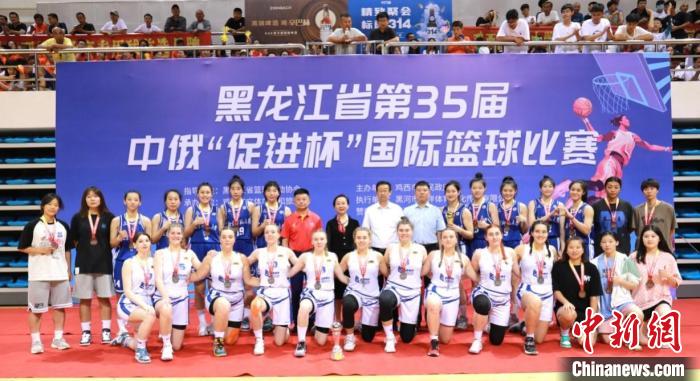 中俄篮球赛收官 石河子大学问鼎男团冠军