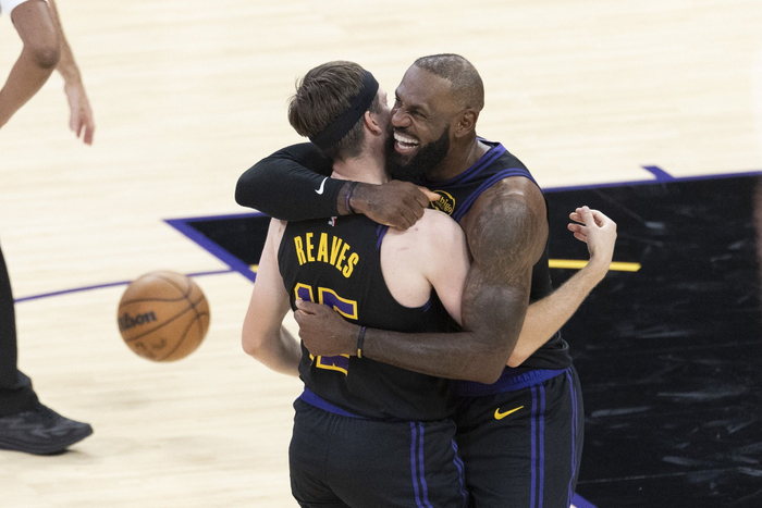 勒布朗·詹姆斯角色转变成湖人第三选择，影响力