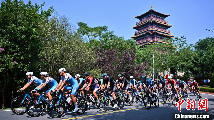 第十二届环鄱阳湖自行车赛永修开赛 引燃全民热